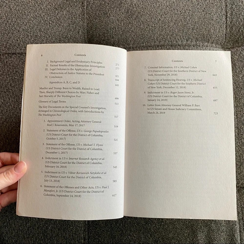 The Mueller Report by Robert Mueller. Rosalind S. Helderman & Matt Zapotosky - Picture 4 of 6